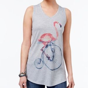 🌹NWOT🌹Adorable gray flamingo tank top